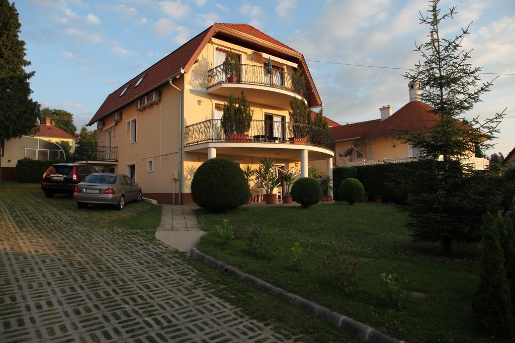 Erika Apartmanhazak Hévíz Rom bilde